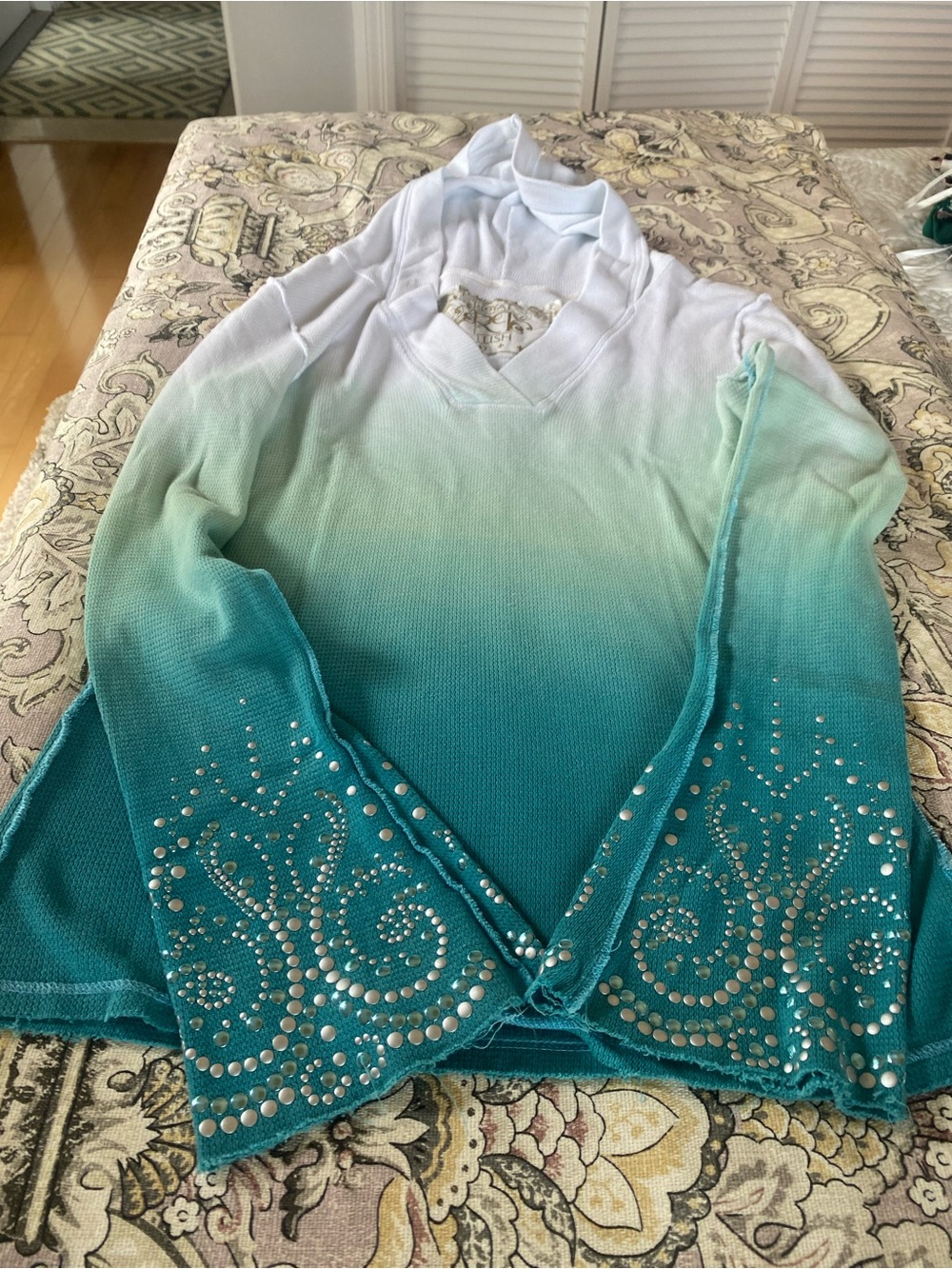 Ombre Teal V-Neck Pullover Sweater with Embellished Sleeves